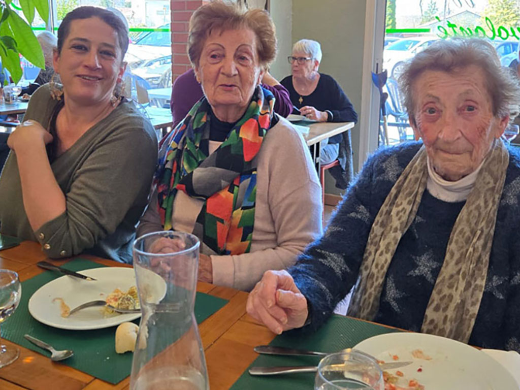 Sourire et partage service d'animation pour personnes agées